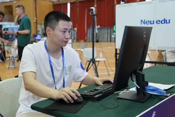 直击比赛 上海市第二届职业技能大赛智能汽车软件开发赛项在我校顺利开赛